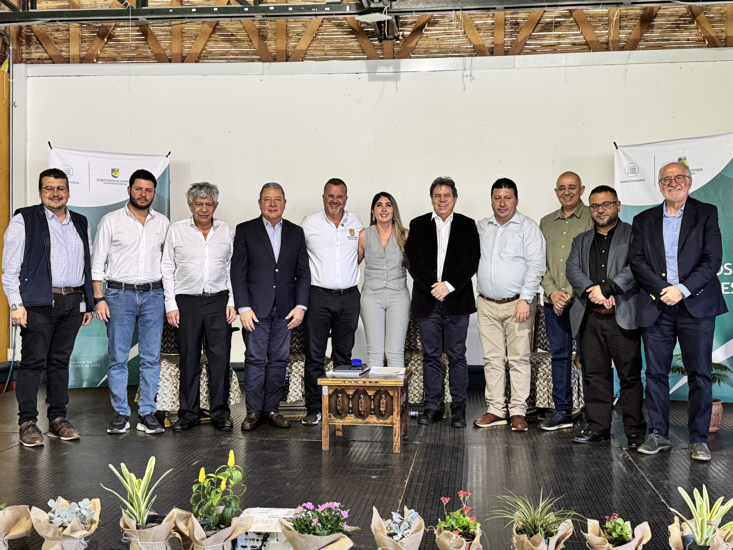 Encuentro Nacional de Áreas Metropolitanas organizado por Asointermedias y Gobernación de Antioquia